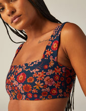 Load image into Gallery viewer, Beyond Yoga - Softmark Squared Bra Retro Press Floral
